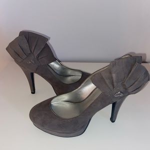 Woman’s Fergalicious Gray Heels